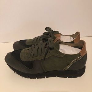 OTBT Snowbird light weight leather sneakers